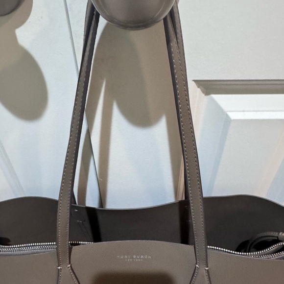 Tory Burch Perry Leather Tote Bag - Picture 2 of 10